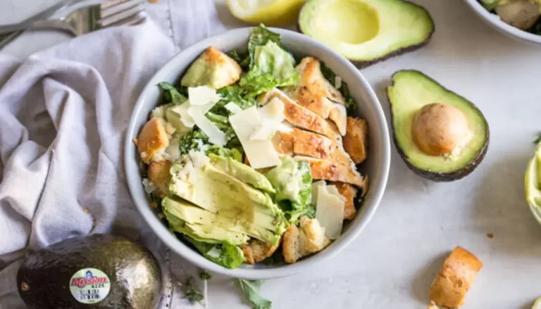 Chickpea Salad with Avocado Dressing: Delicious & Nutritious!